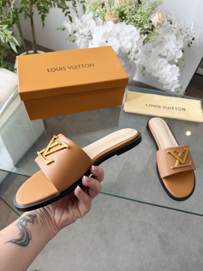 l0vis Vvtt0n slippers